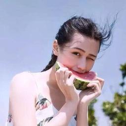 娱乐吃瓜酱女生回消息,揭秘娱乐圈幕后故事，畅谈八卦趣闻